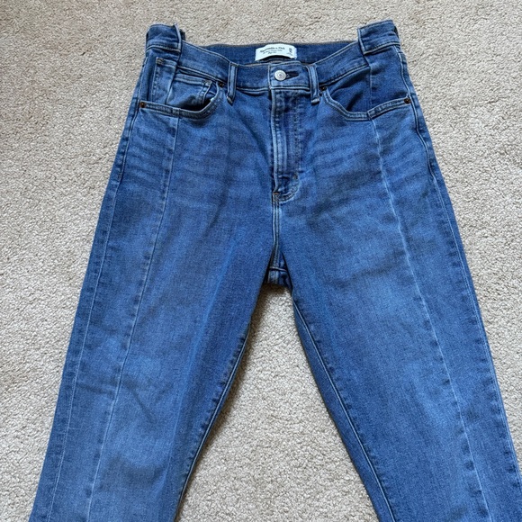 Abercrombie & Fitch The Super Skinny Ankle High Rise Jean Size 30 / 10 - Picture 5 of 8
